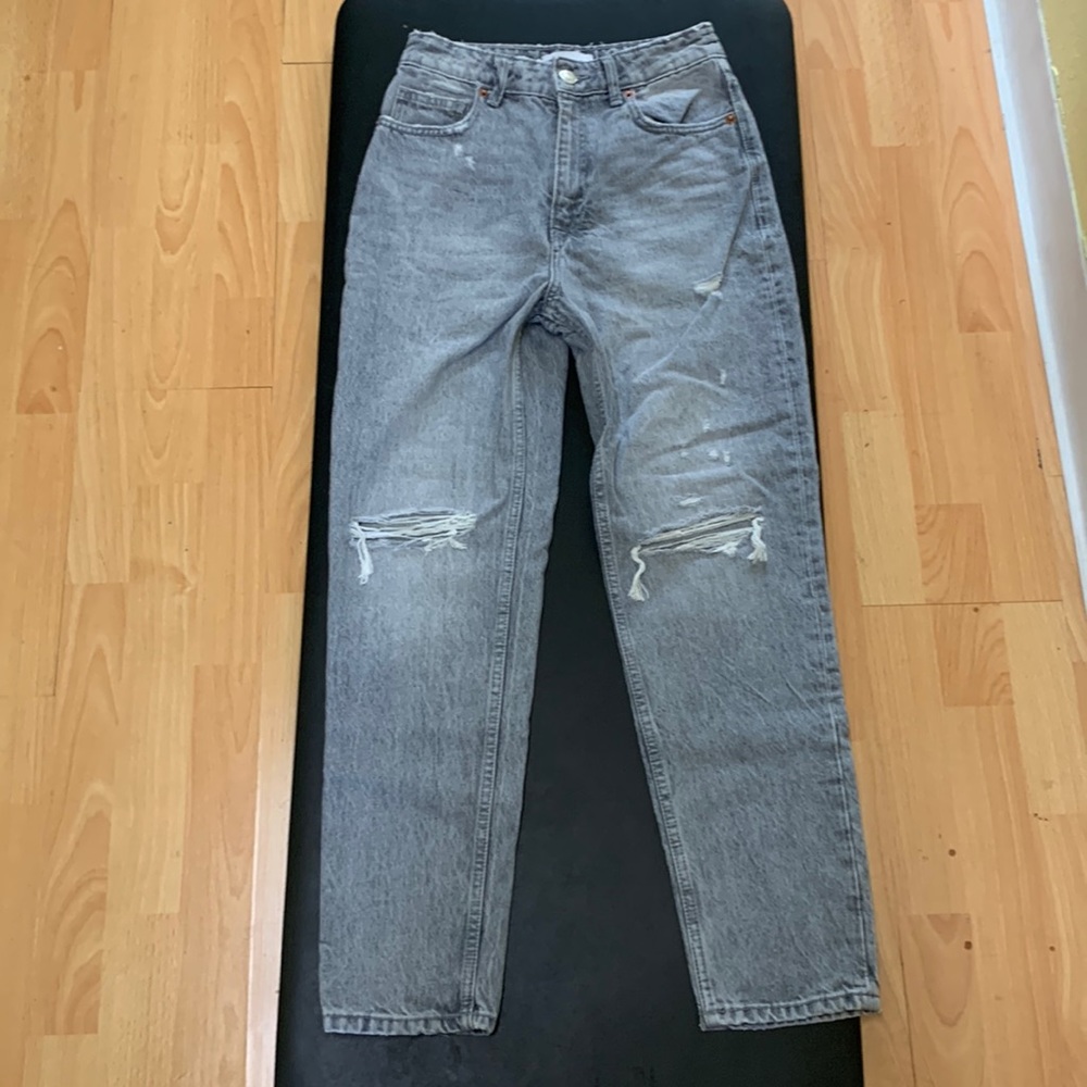 ZARA GRAY HIGH RISE DISTRESSED MOM JEANS (4)